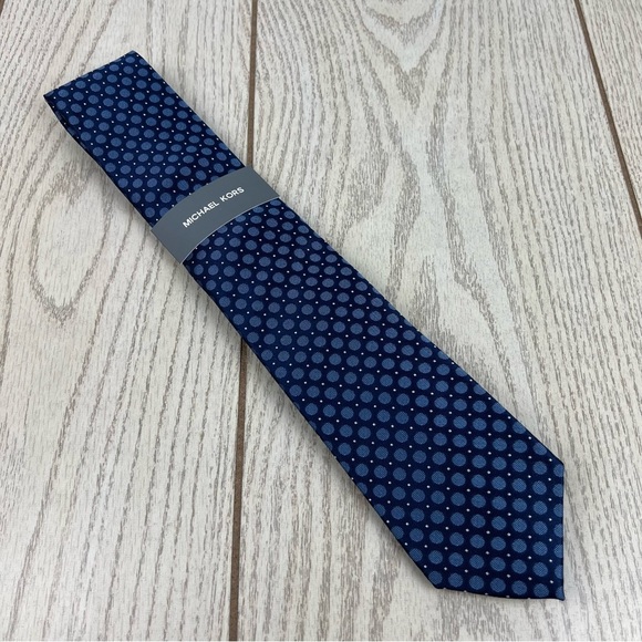 581 - Michael Kors Anasco Dot Tie Blue Navy 410 2MKC24-1007 Silk Blend $69.50 - Picture 1 of 5